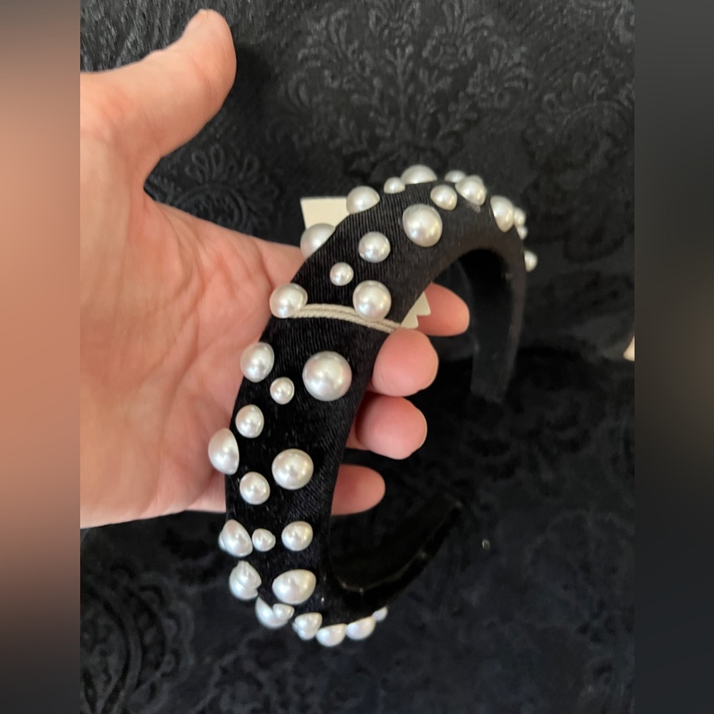 Black velvet headband with white pearls
